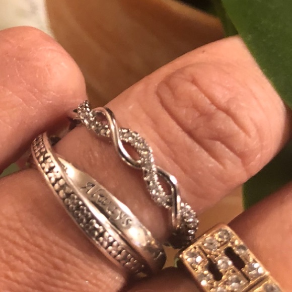 The Vines, Treat Yourself!! White Gold Simplicity - Picture 2 of 8